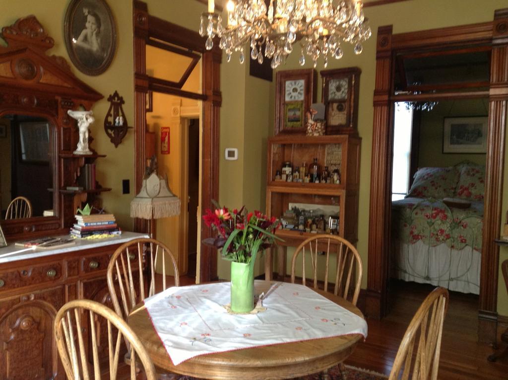 Waverly Cottage Medford Room photo